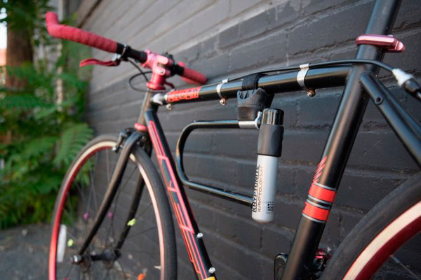 U-Lock замок на раме велосипеда
